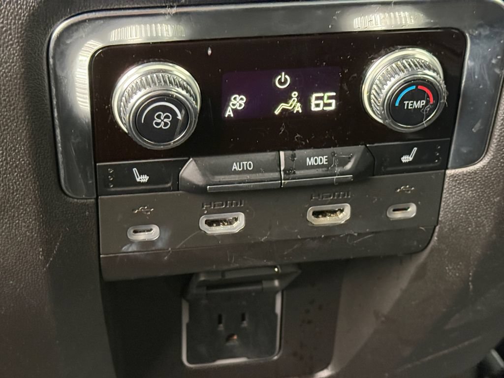 Used 2021 GMC Yukon Denali w/ Denali Ultimate Package AWD/4WD image 35