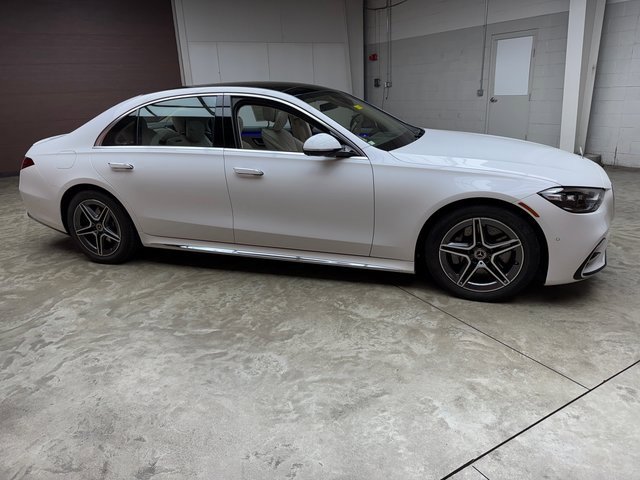 Used 2025 Mercedes-Benz S 580e S 580e image 6