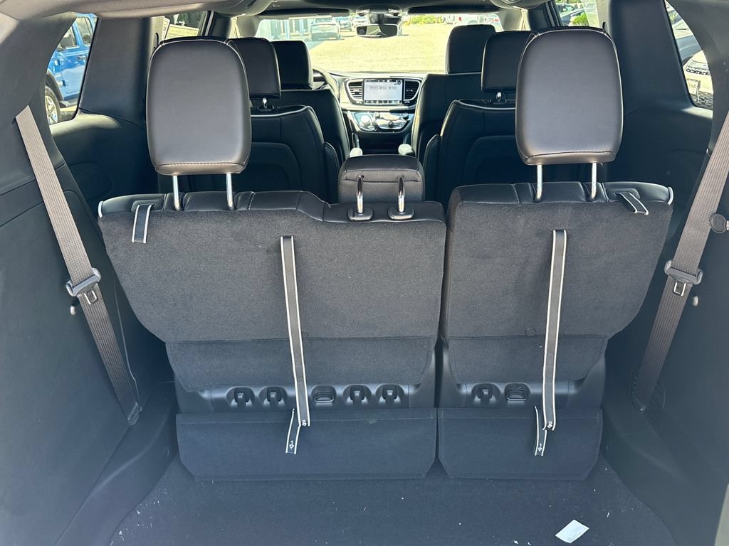 New 2027 Chrysler Pacifica Limited AWD/4WD image 36