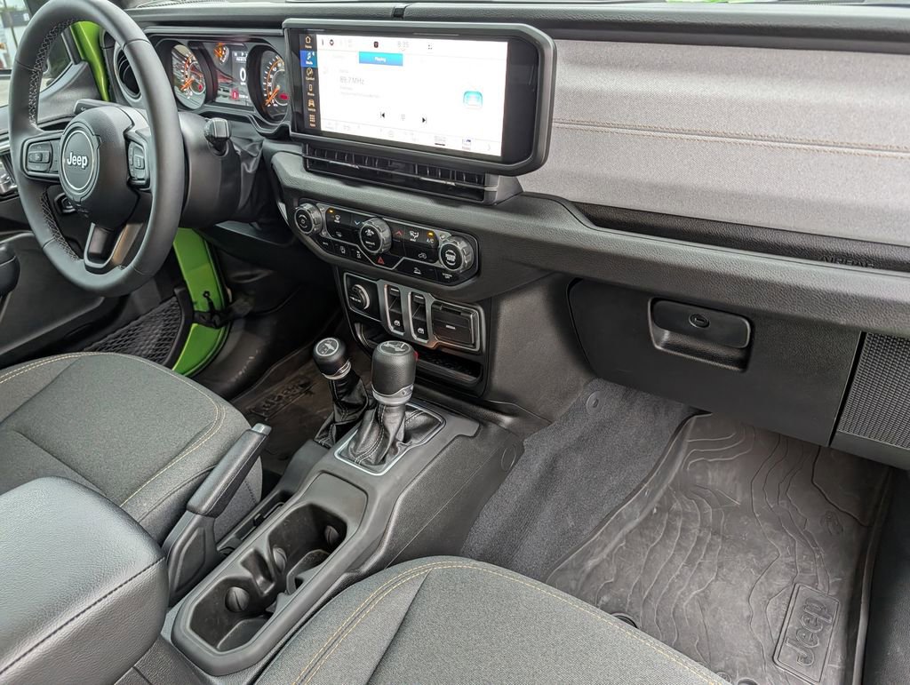 Used 2025 Jeep Wrangler Sport AWD/4WD image 30