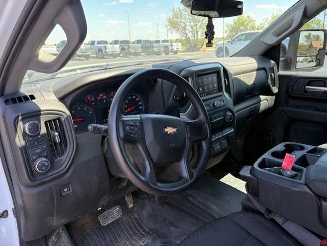 Used 2025 Chevrolet Silverado 3500 W/T AWD/4WD image 9