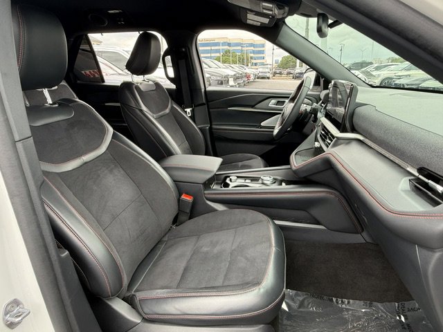 Used 2025 Ford Explorer ST image 24