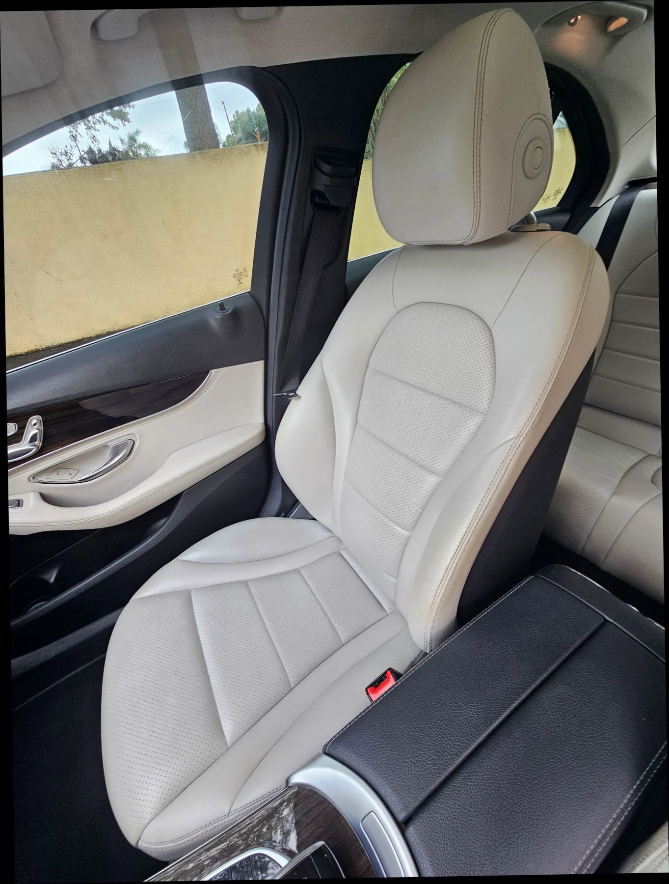 Used 2016 Mercedes-Benz C 300 4MATIC Sedan image 28