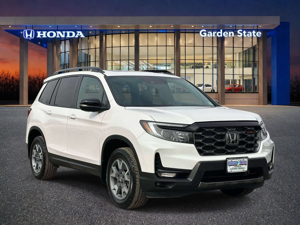 Certified 2023 Honda Passport TrailSport image 2