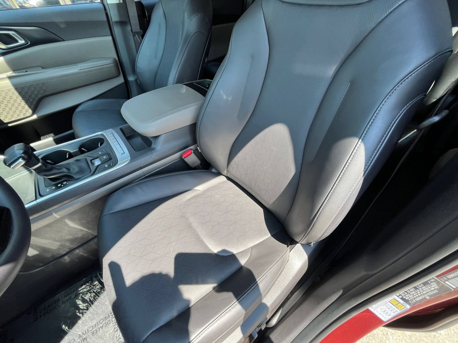 Used 2026 Kia Carnival FWD image 38