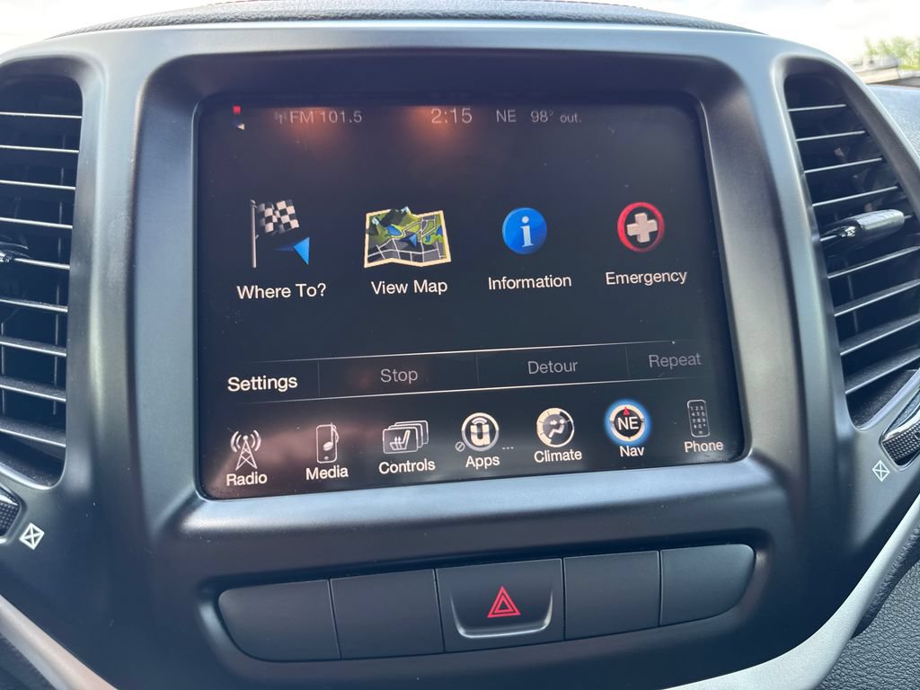 Used 2015 Jeep Cherokee Trailhawk w/ Leather Interior Group AWD/4WD image 22