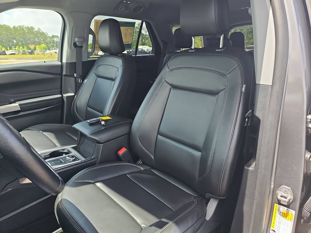 Used 2023 Ford Explorer XLT w/ Equipment Group 202A AWD/4WD image 21