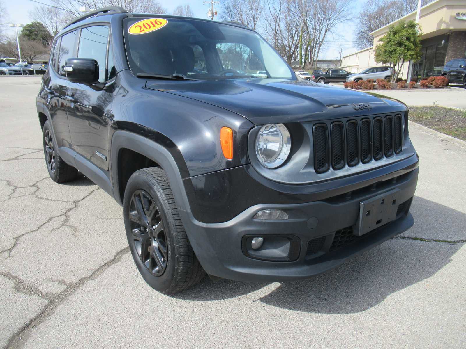 Used 2016 Jeep Renegade Latitude image 9