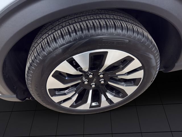 Used 2025 Ford Explorer Platinum w/ LUX Leather Package AWD/4WD image 38