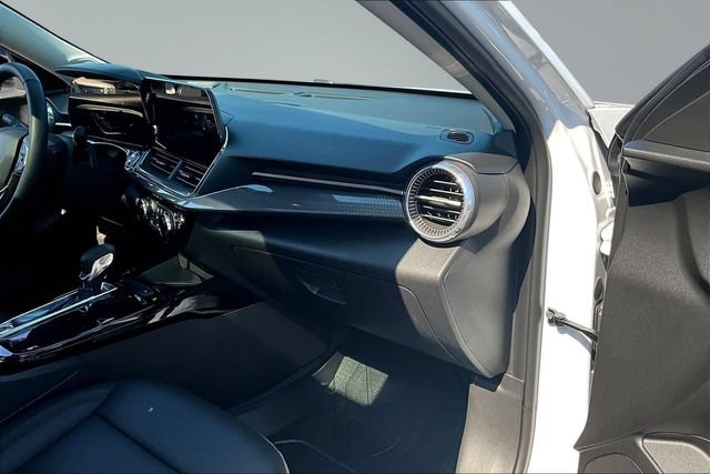 Used 2025 Chevrolet Trax ACTIV w/ Sunroof Package FWD image 25