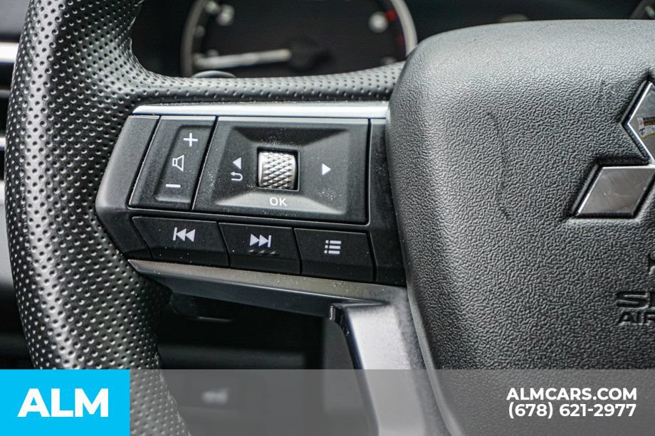 Used 2025 Mitsubishi Outlander SE FWD image 30