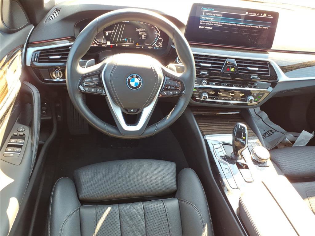 Used 2023 BMW 530e xDrive w/ Convenience Package image 13