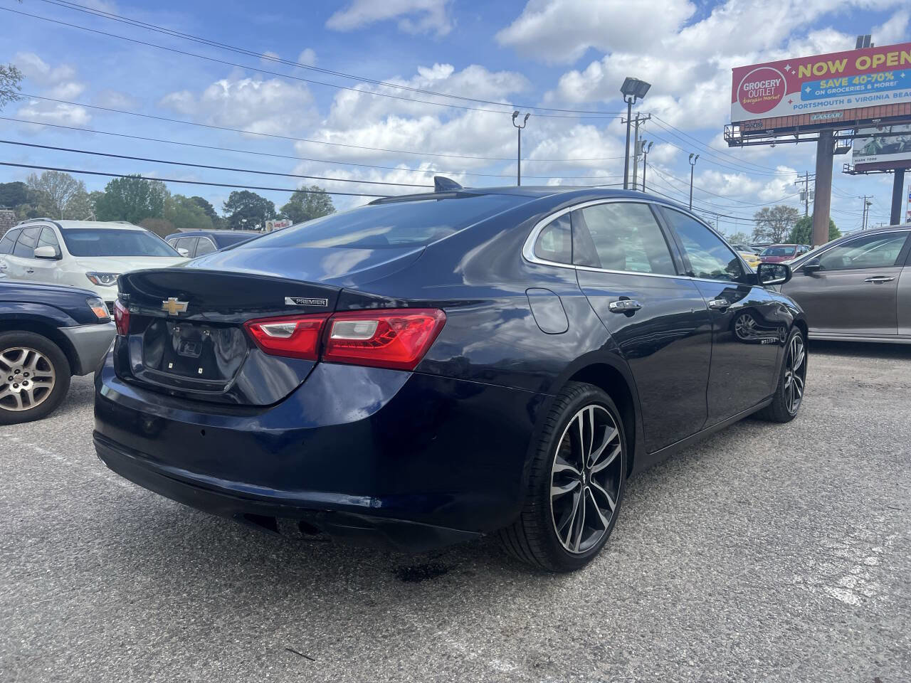 Used 2016 Chevrolet Malibu Premier w/ Driver Confidence Package II FWD image 6