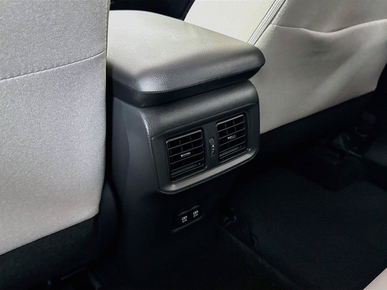 Used 2019 Toyota RAV4 XLE FWD image 33