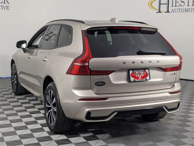 Used 2025 Volvo XC60 B5 Plus image 5
