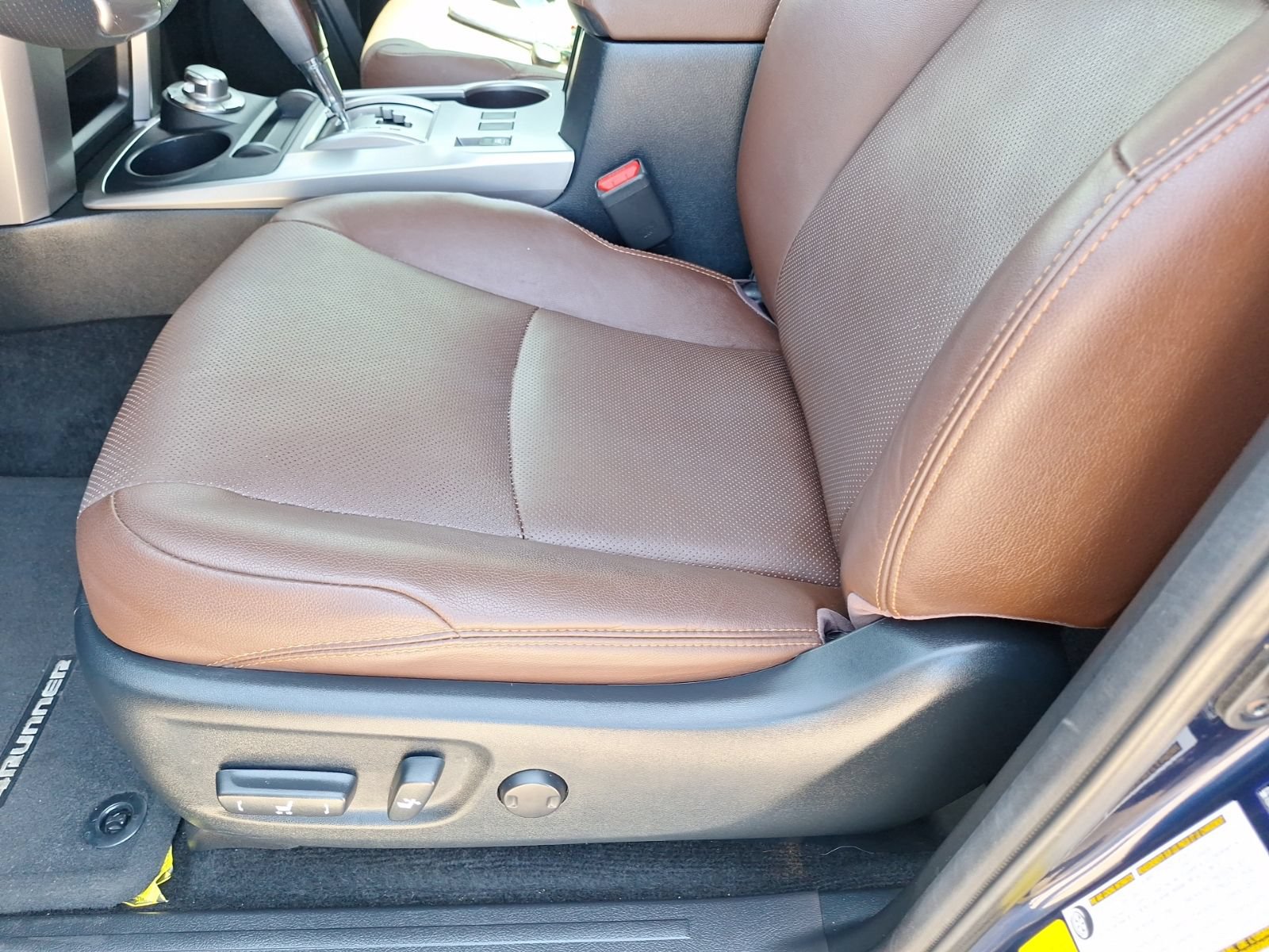 Used 2024 Toyota 4Runner Limited AWD/4WD image 15