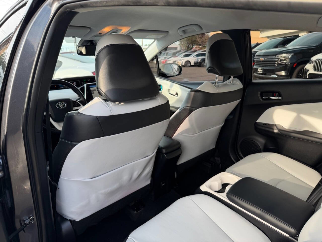 Used 2017 Toyota Prius Prime Advanced FWD image 24