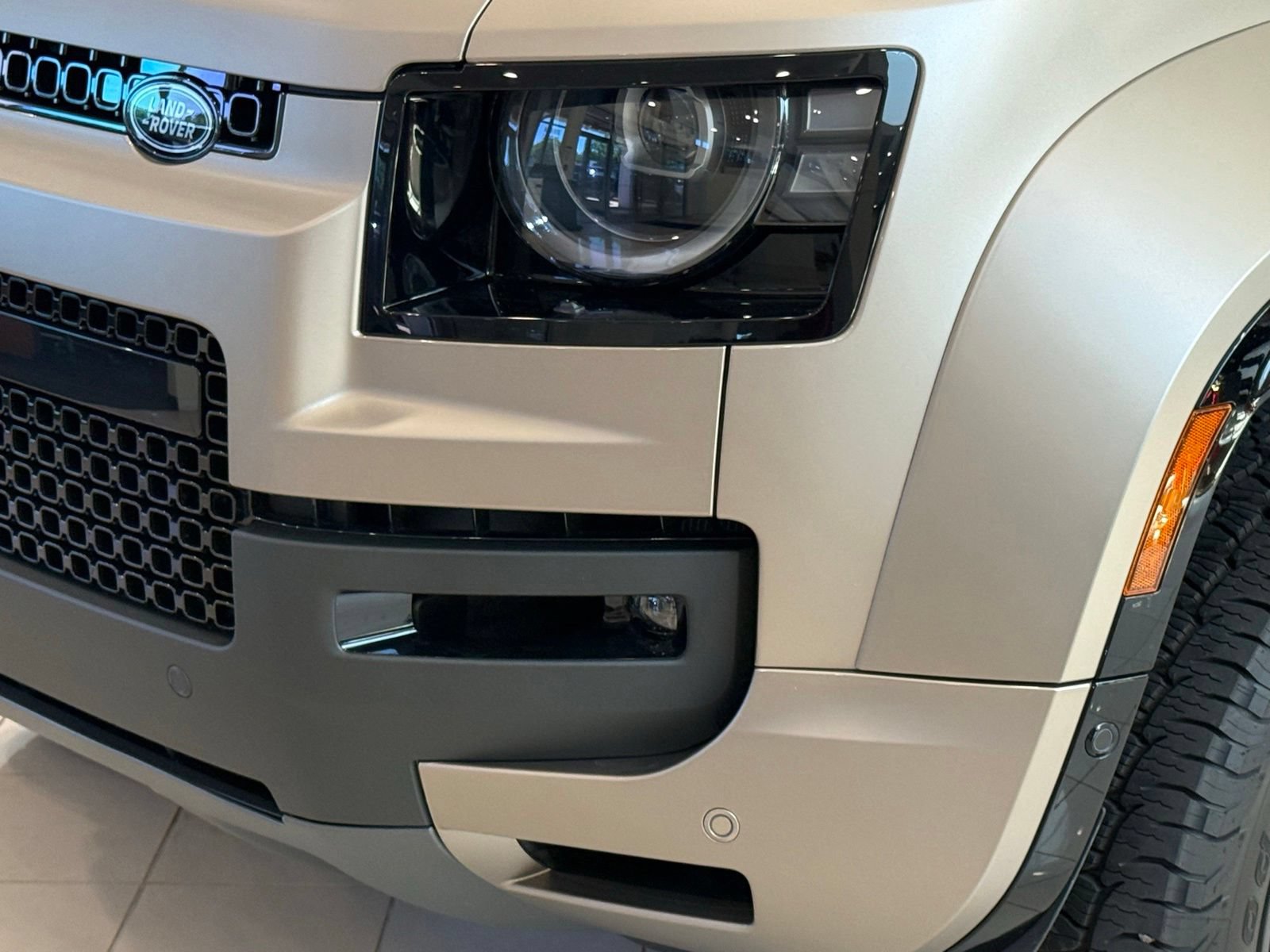 New 2026 Land Rover Defender 110 OCTA AWD/4WD image 11
