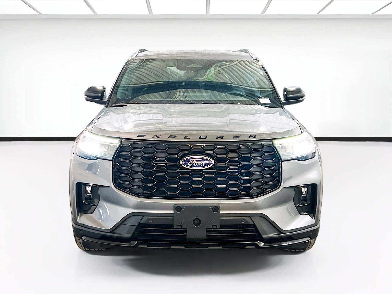 Used 2025 Ford Explorer ST-Line RWD image 2