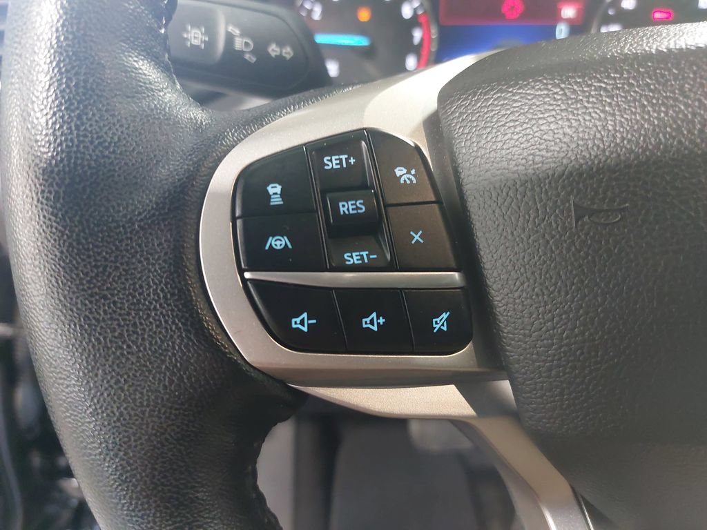 Used 2022 Ford Explorer XLT w/ Equipment Group 202A AWD/4WD image 18