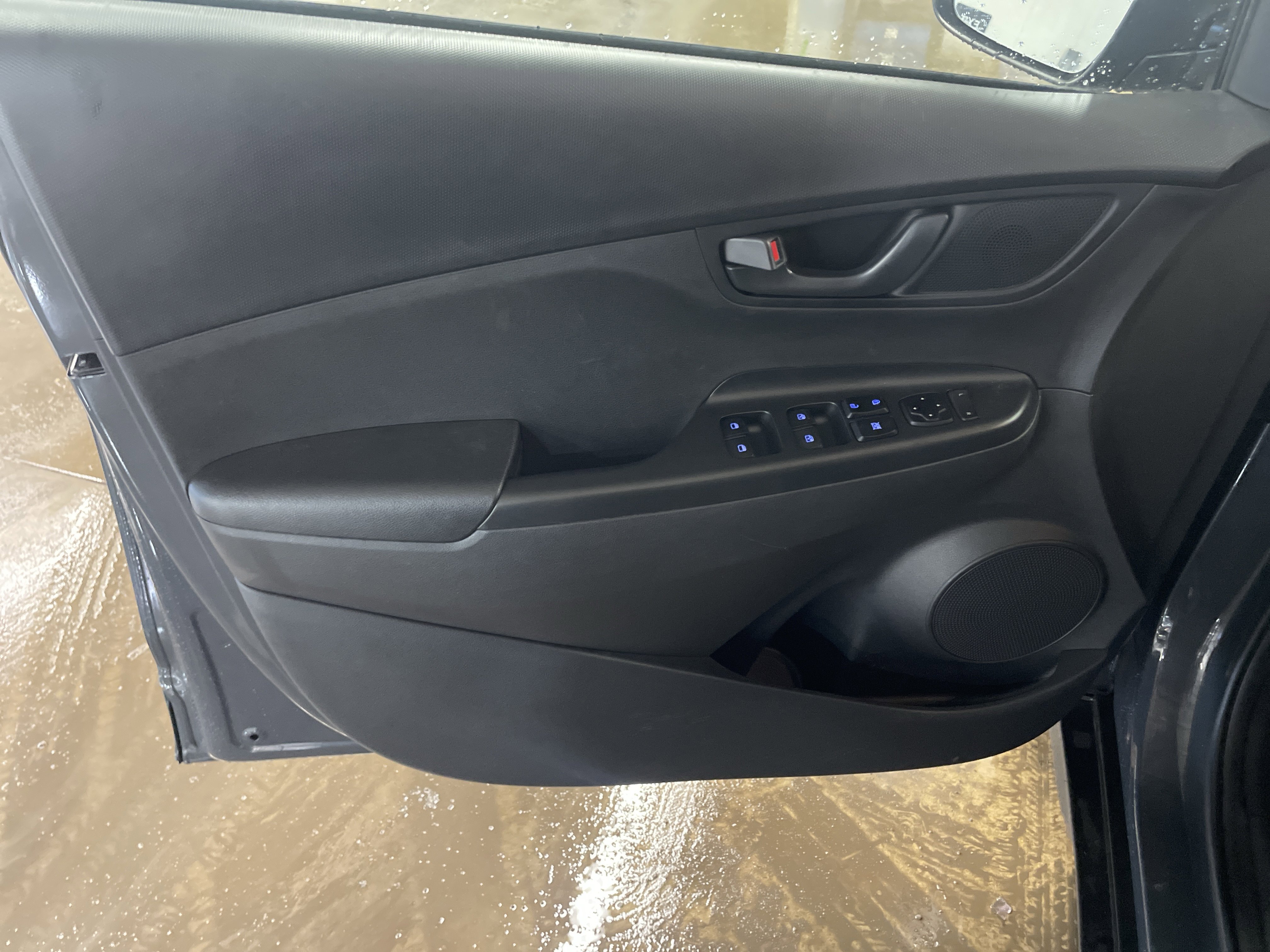 Used 2023 Hyundai Kona SEL image 13