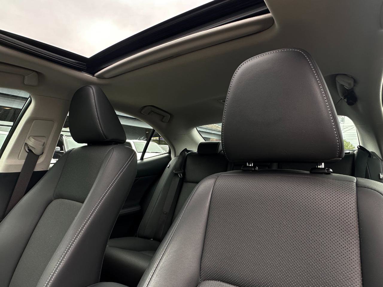 Used 2017 Lexus IS 200t RWD image 4