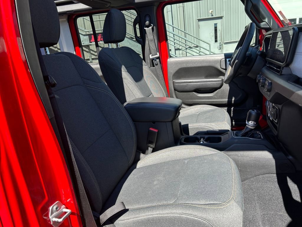 Used 2024 Jeep Wrangler Unlimited w/ Convenience Group image 31