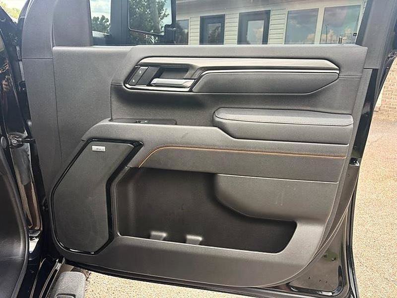 Used 2025 GMC Sierra 2500 AT4 w/ AT4 Premium Plus Package AWD/4WD image 39