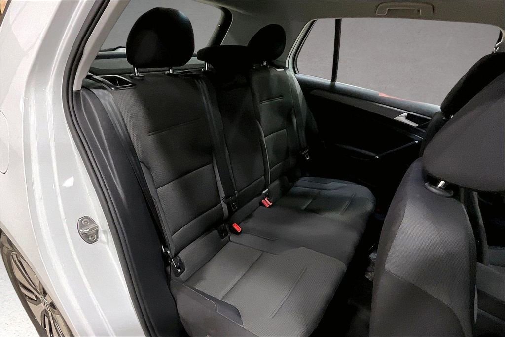 Used 2019 Volkswagen e-Golf SE w/ Driver Assistance Package FWD image 25