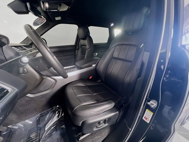 Used 2019 Land Rover Range Rover Sport SE image 10