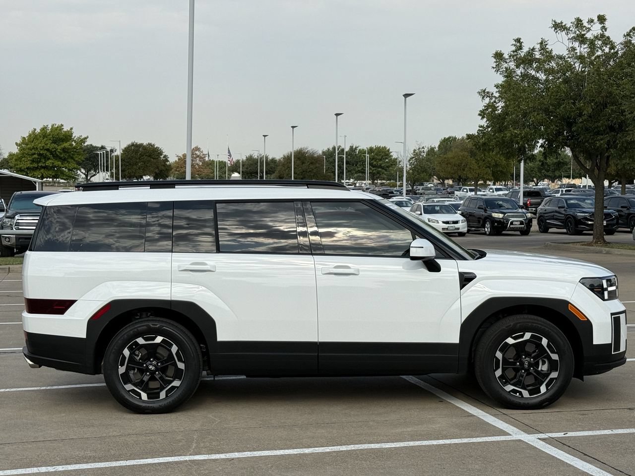 Certified 2026 Hyundai Santa Fe SEL FWD image 2