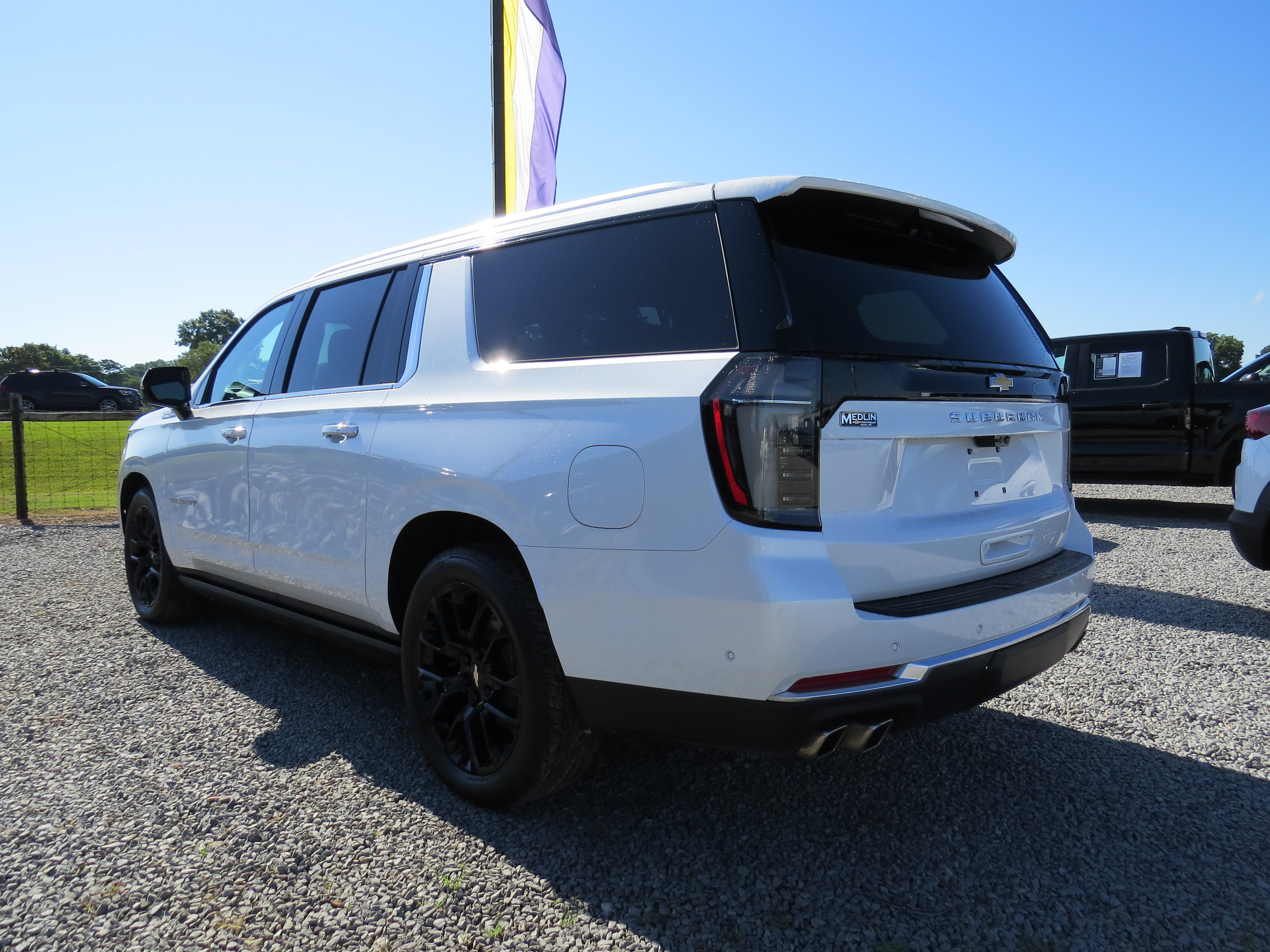 Used 2025 Chevrolet Suburban High Country AWD/4WD image 14