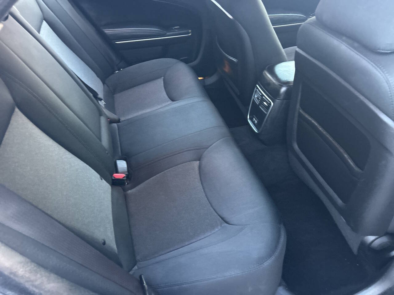 Used 2019 Chrysler 300 Touring w/ Sport Appearance Package RWD image 16