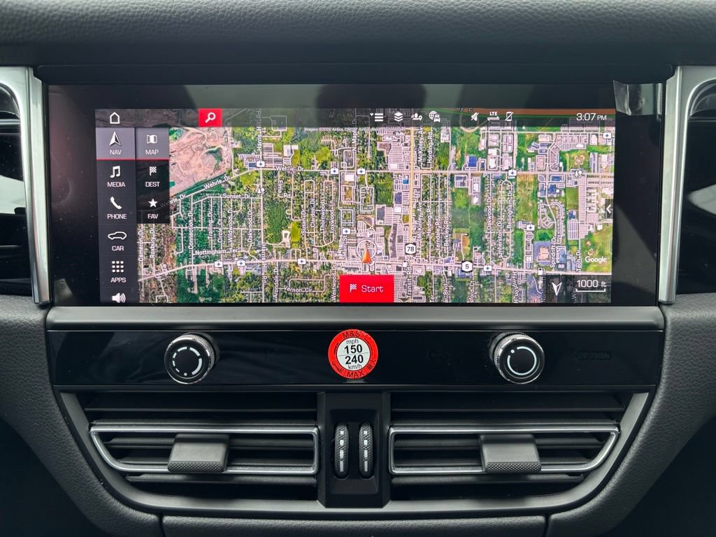 Certified 2026 Porsche Macan AWD/4WD image 12