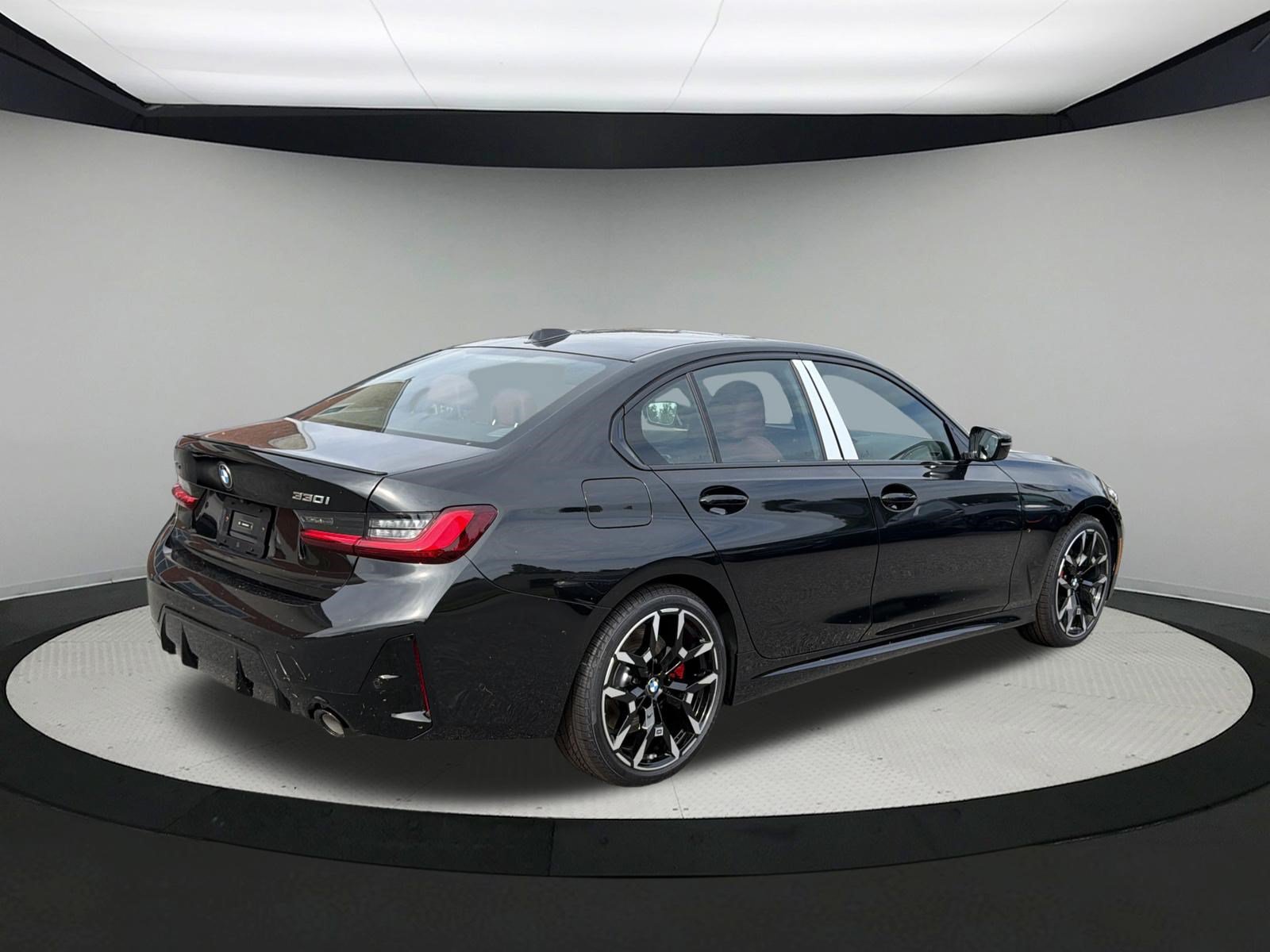 New 2026 BMW 330i xDrive Sedan w/ M Sport Package AWD/4WD image 4