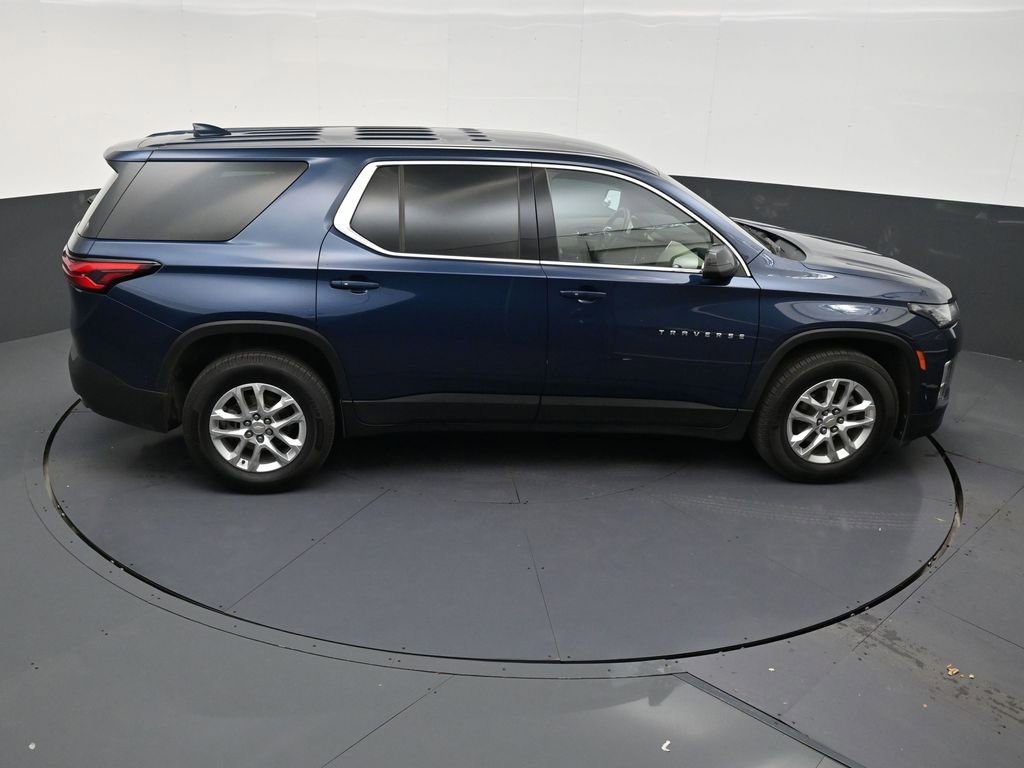 Used 2023 Chevrolet Traverse LS FWD image 17
