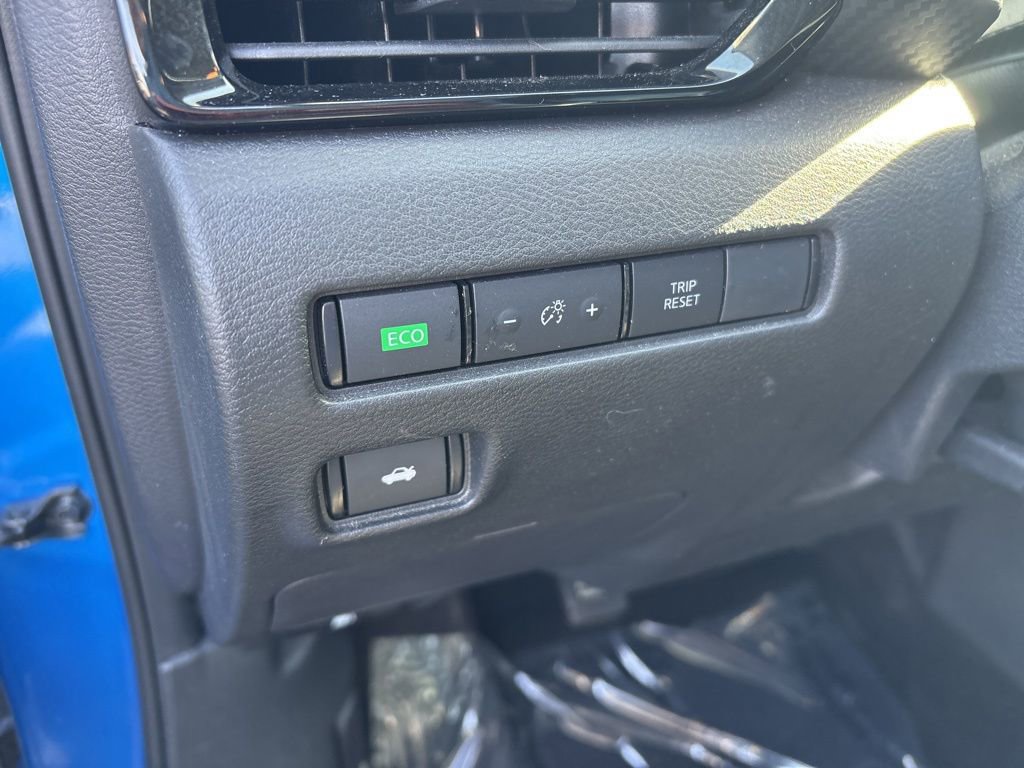 Used 2022 Nissan Sentra SV FWD image 19