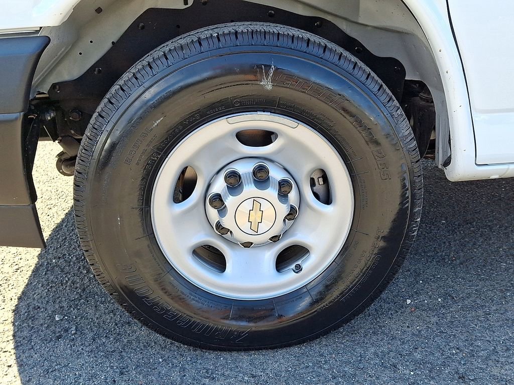 Certified 2025 Chevrolet Express 2500 w/ Driver Convenience Package image 32