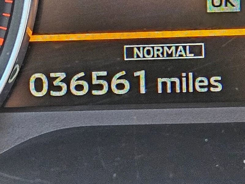 Used 2024 Mitsubishi Outlander SE image 25