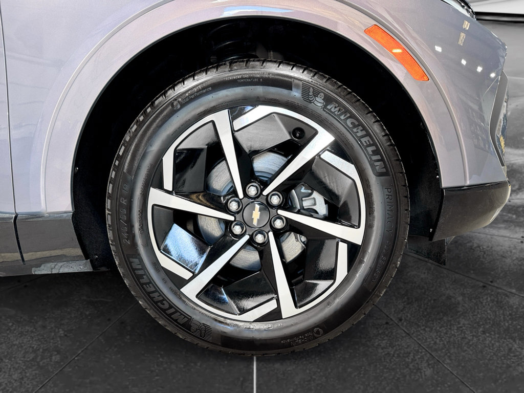 Used 2024 Chevrolet Equinox EV LT FWD image 35