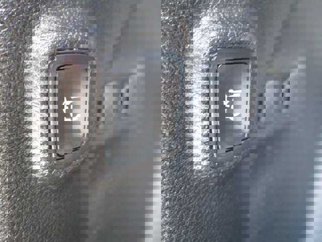 Used 2021 Jeep Cherokee Latitude Lux w/ Comfort/Convenience Group image 10