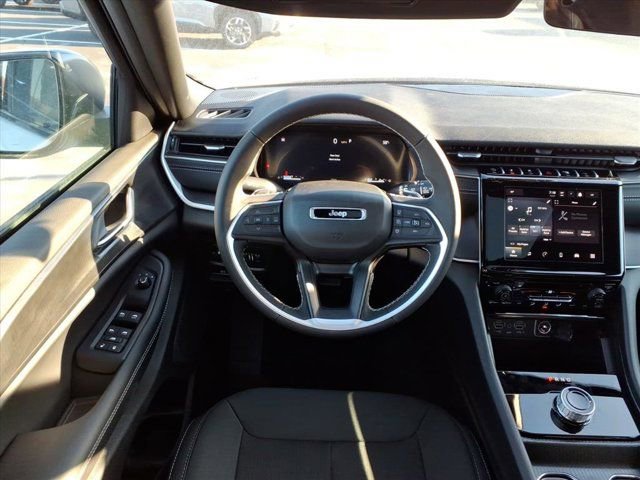 New 2025 Jeep Grand Cherokee Laredo X image 5