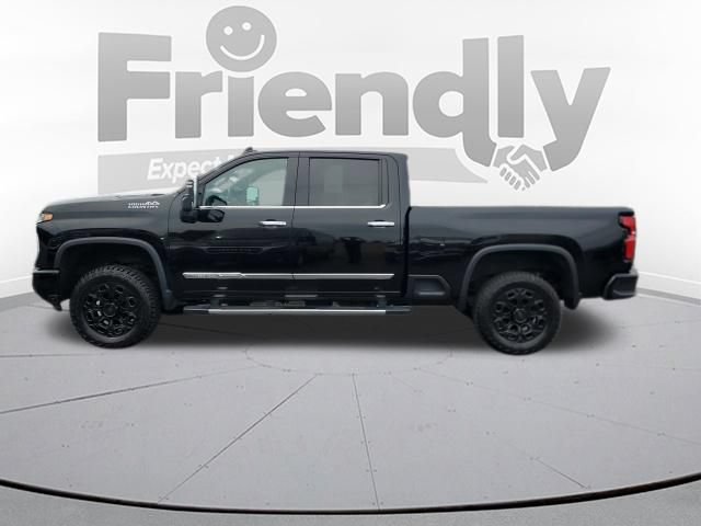 Used 2024 Chevrolet Silverado 3500 High Country w/ High Country Premium Package AWD/4WD image 2