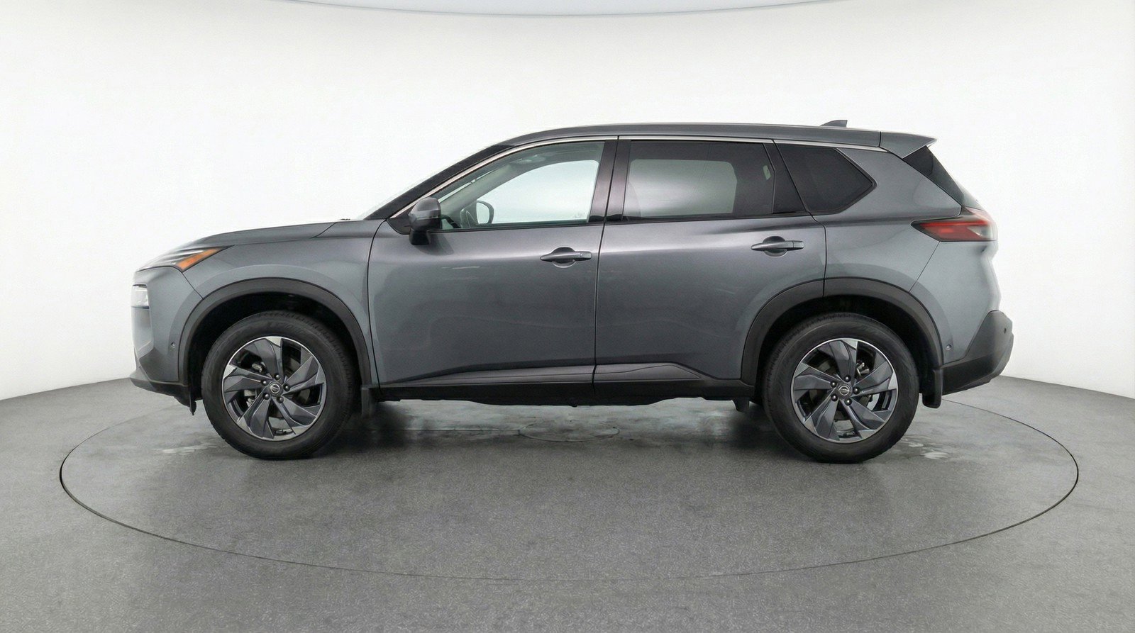 Used 2025 Nissan Rogue SV image 5