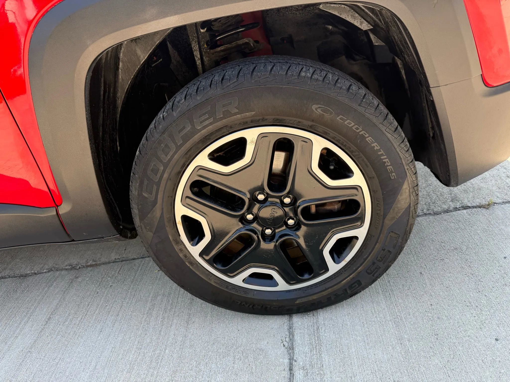 Used 2016 Jeep Renegade Trailhawk image 6