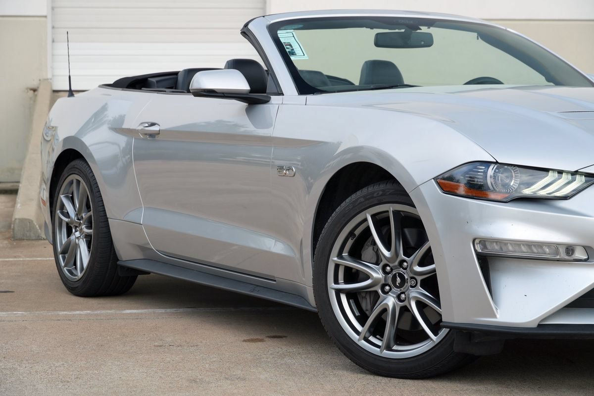 Used 2018 Ford Mustang GT Premium w/ Equipment Group 401A RWD image 18