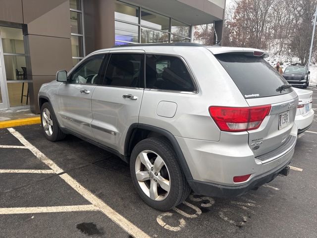 Used 2013 Jeep Grand Cherokee Overland w/ Advance Technology Group image 3
