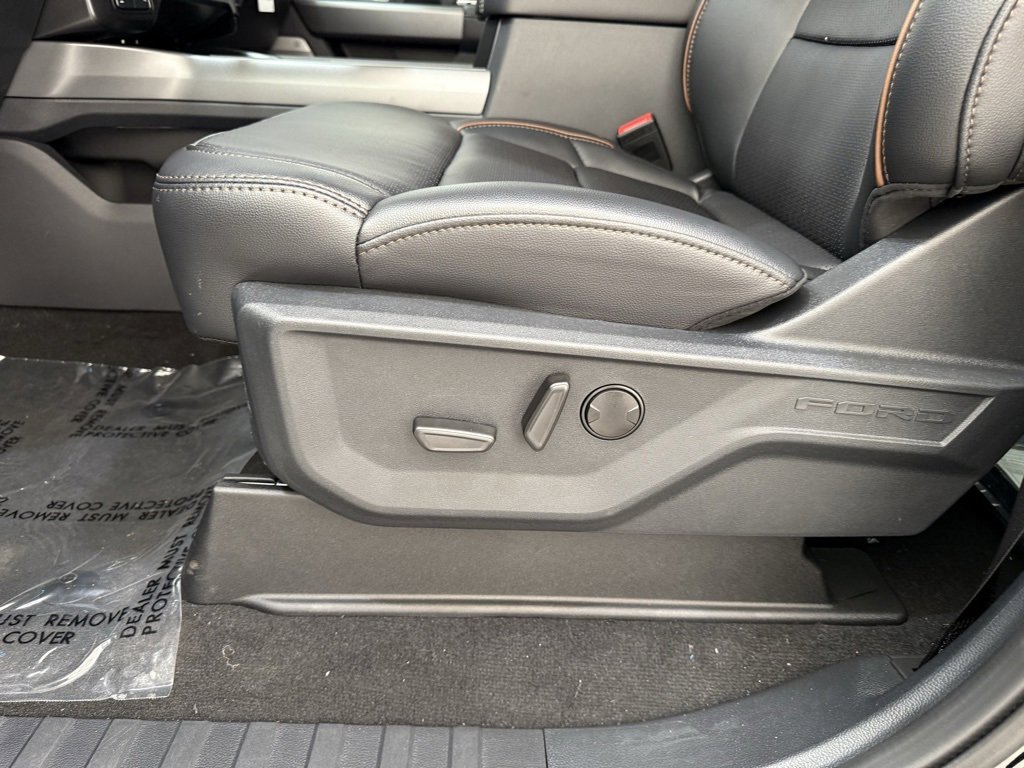 New 2026 Ford F350 4x4 Crew Cab Super Duty image 13