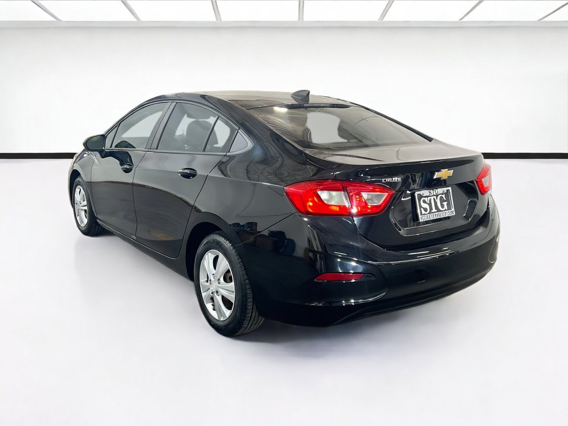 Used 2018 Chevrolet Cruze LS FWD image 6