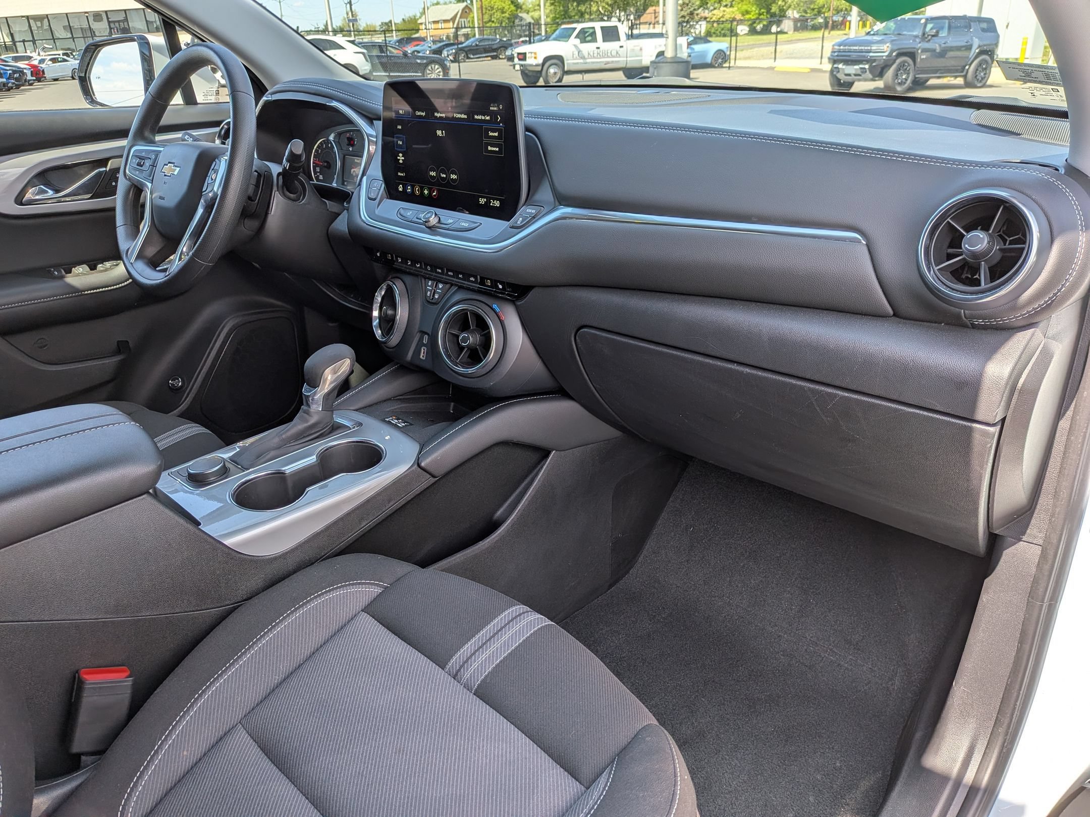 Certified 2024 Chevrolet Blazer LT w/ Convenience Package FWD image 28